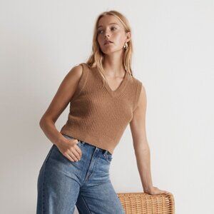Madewell The Fineloft Shrunken Sweater Vest in Heather Camel